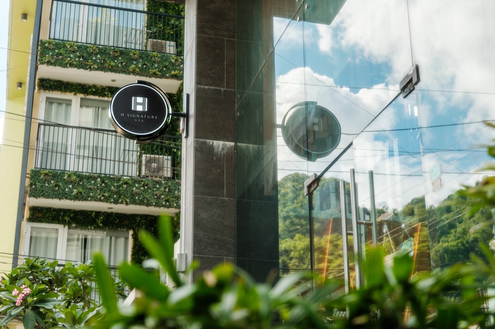 H Hotel Branch